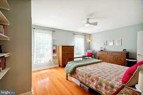 Naudain, PHILADELPHIA, PA 19146