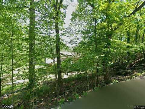 Broken Ski, HENRYVILLE, PA 18332