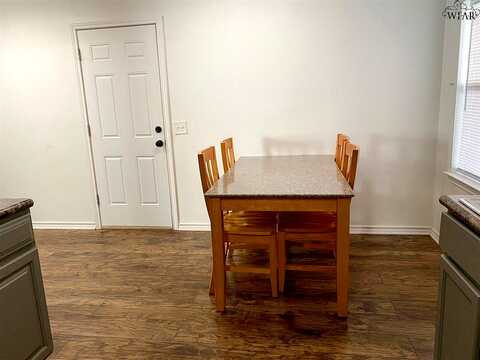 Frances, BURKBURNETT, TX 76354