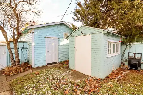 12Th, LA GRANDE, OR 97850