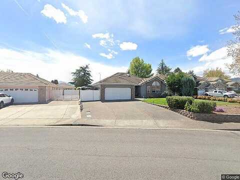 Amanda, CENTRAL POINT, OR 97502