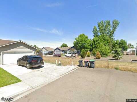 Amelia, WHITE CITY, OR 97503