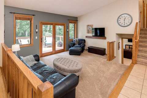 Hayes, LAKEVILLE, MN 55044