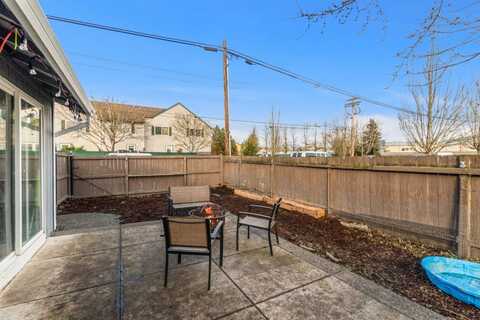 Bina, NEWBERG, OR 97132