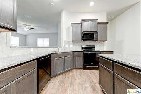 Danielle, KILLEEN, TX 76542