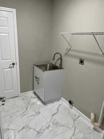 Wooden, SPRING HILL, FL 34606