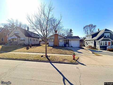 Pine, MILWAUKEE, WI 53207
