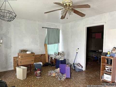Lasses, SAN ANTONIO, TX 78223