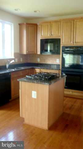 Mccorkle, TRIANGLE, VA 22172