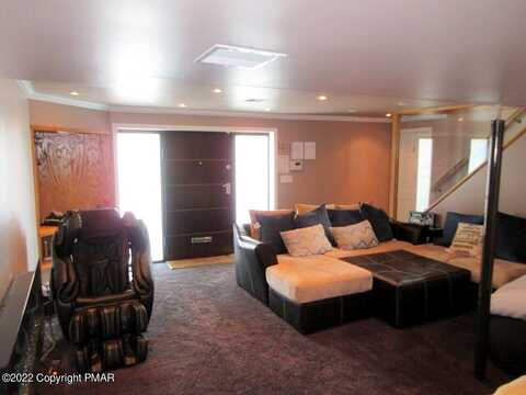Lower Lakeview, EAST STROUDSBURG, PA 18302