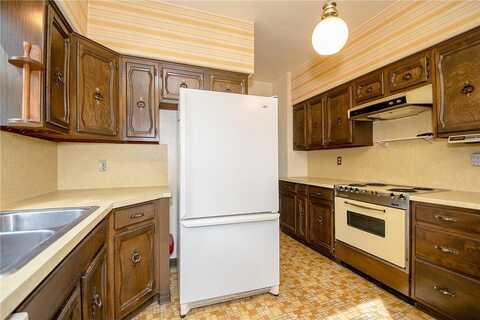 Goodrich, SAINT PAUL, MN 55105