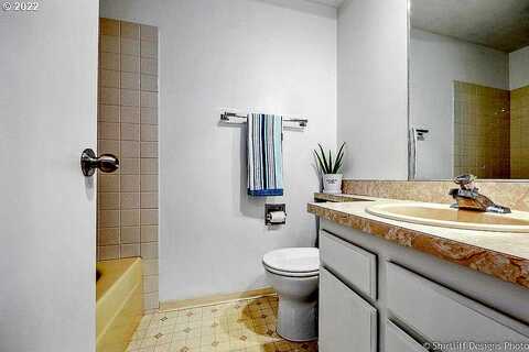 Trailside, EUGENE, OR 97405