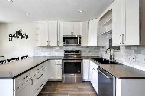 Methuen Green, DALLAS, TX 75240