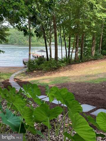 Fireside, SPOTSYLVANIA, VA 22551