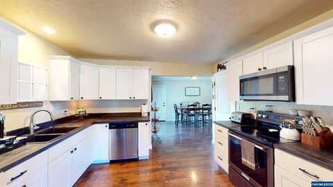 Blakely, BROWNSVILLE, OR 97327