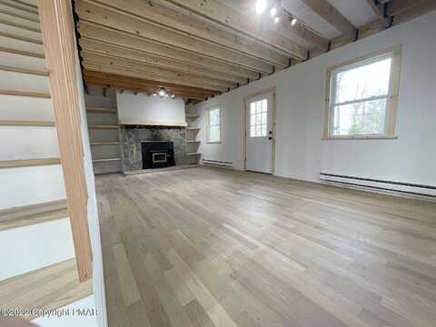 Alpine, EAST STROUDSBURG, PA 18302