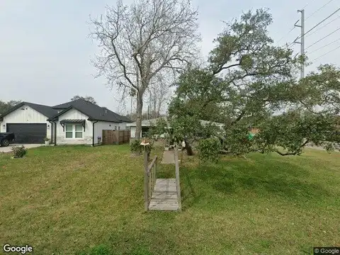 9Th, ARANSAS PASS, TX 78336
