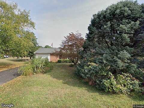 Charles, LYNDHURST, VA 22952