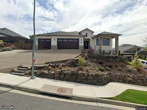 Camina, MEDFORD, OR 97504