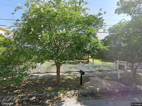 Sonia, PENSACOLA, FL 32502