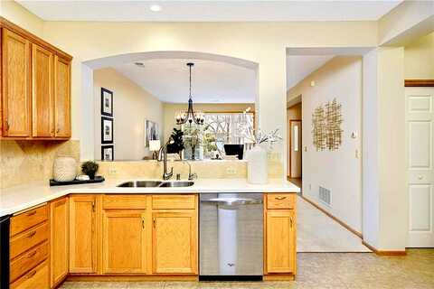Forestview, MAPLE GROVE, MN 55369