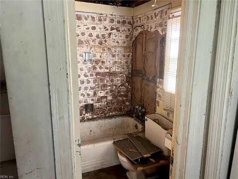 15Th, NEWPORT NEWS, VA 23607
