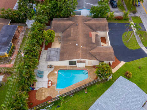 70Th, PEMBROKE PINES, FL 33023