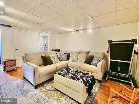 Fairhaven, CLIFTON HEIGHTS, PA 19018