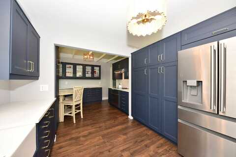 Lloyd, MILWAUKEE, WI 53212