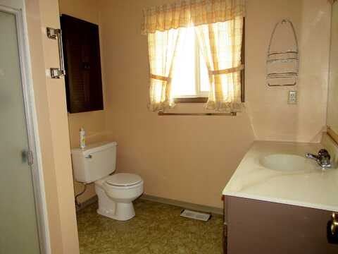 Caroline, KLAMATH FALLS, OR 97603