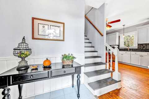 Main, SALEM, VA 24153