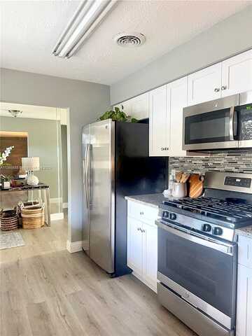 Circle, JUPITER, FL 33458