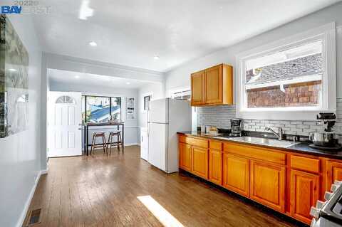 Galindo, OAKLAND, CA 94601