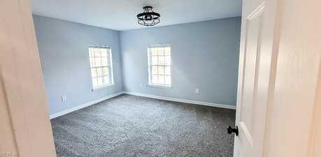 Oak, NEWPORT NEWS, VA 23607