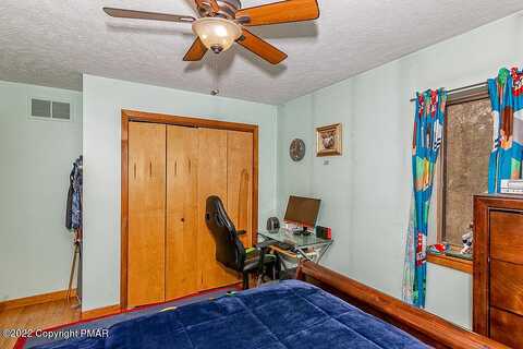 Back Mountain, SCOTRUN, PA 18355