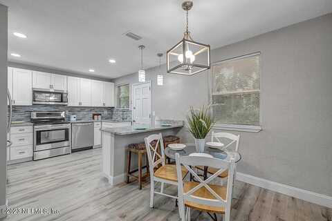 Layton, JACKSONVILLE, FL 32211