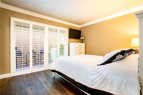 Pueblo, HUNTINGTON BEACH, CA 92646