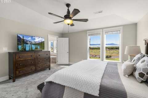 Orchard, HOOD RIVER, OR 97031