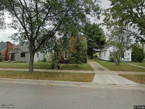 Travis, LA CROSSE, WI 54601