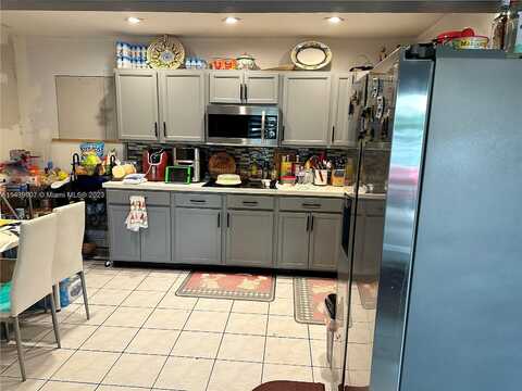 63Rd, HOLLYWOOD, FL 33024