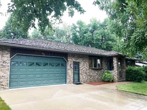 Johanna, WILLMAR, MN 56201
