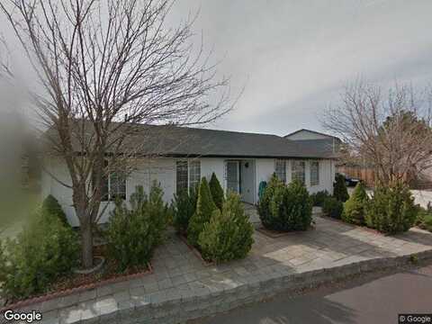 Carly, BEND, OR 97701