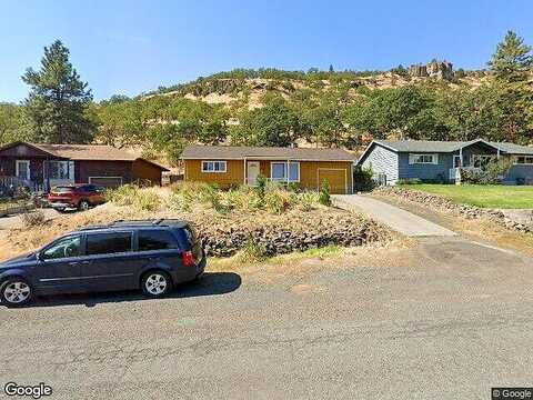 13Th, THE DALLES, OR 97058