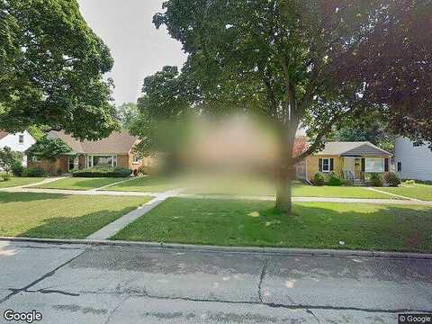 82Nd, MILWAUKEE, WI 53222