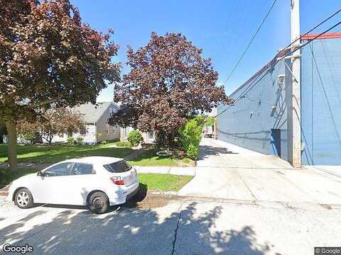 90Th, MILWAUKEE, WI 53222