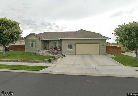 8Th, HERMISTON, OR 97838