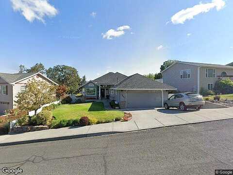 Quinton, THE DALLES, OR 97058