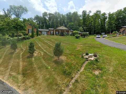 Fairlane, BLUEFIELD, VA 24605