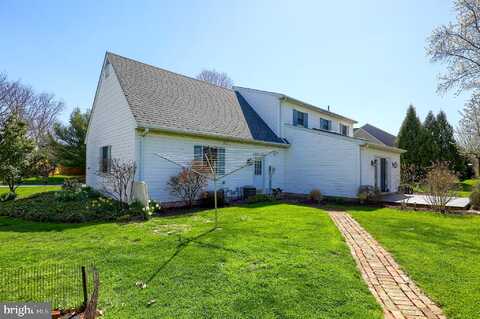 Lindsay, LANCASTER, PA 17601