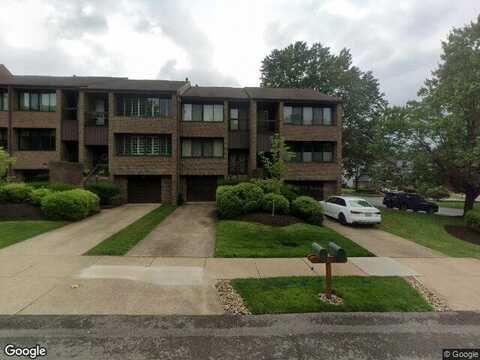 Fairways, OAKMONT, PA 15139